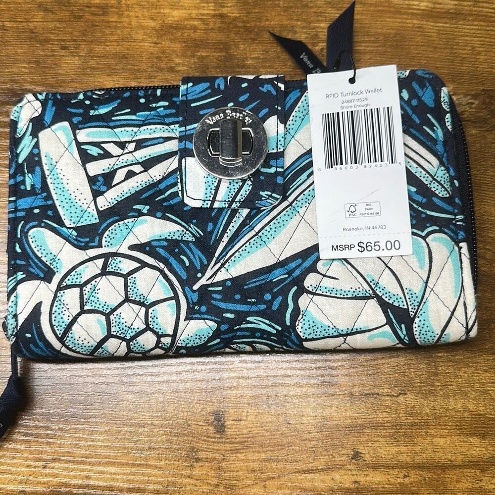 Vera Bradley Wallet‎ Turnlock Shore Enough Print RFID Blue Turtle Sailboat